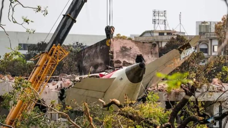 അഹമ്മദാബാദിൽ തകർന്ന എയർ ഇന്ത്യ വിമാനത്തിന്റെ ബ്ലാക്ക് ബോക്‌സിന് കേടുപാടുകൾ, അപകടകാരണം അറിയാനാകുമോ?