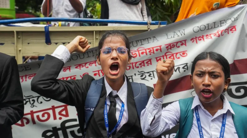 കൂട്ടബലാത്സംഗം; കൊൽക്കത്ത ലോ കോളേജ് അനിശ്ചിതകാലത്തേക്ക് അടച്ചു
