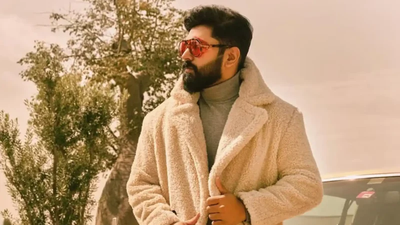 നടൻ നിവിൻ പോളിക്കും സംവിധായകൻ എബ്രിഡ് ഷൈനും എതിരായ 1.9 കോടി രൂപയുടെ തട്ടിപ്പ് കേസ് കേരള ഹൈക്കോടതി സ്റ്റേ ചെയ്തു