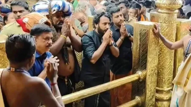 വിവാദങ്ങൾക്കിടെ രാഹുൽ മാംകൂട്ടത്തിൽ ശബരിമല ദർശനത്തിനെത്തി