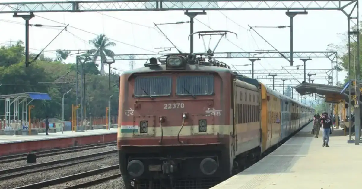 ഇനി റെയിൽവേ സ്റ്റേഷനുകളിൽ അരിയും അവശ്യവസ്തുക്കളും വാങ്ങാം: പലചരക്ക് കടകൾ ഉടൻ വരുന്നു