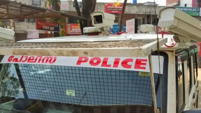 കുവൈറ്റിലെ അൽ അഹ്‌ലി ബാങ്കിൽ 200 കോടി രൂപയുടെ തട്ടിപ്പ് നടത്തിയ കേസിൽ മലയാളികൾ ഉൾപ്പെടെ 800 ലധികം പേർക്കെതിരെ കേസെടുത്തു.