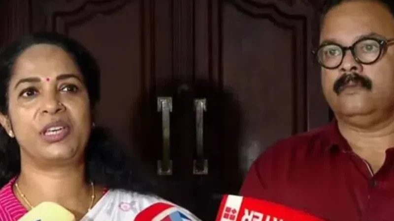 ‌’ബോംബ് വരുമെന്ന് കോൺഗ്രസ് നേതാവ് പറഞ്ഞു, അപവാദം പ്രചരിപ്പിക്കുന്നവരെ വെറുതെ വിടില്ല’; കെ ജെ ഷൈൻ പരാതി നൽകി