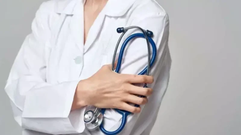 ഫിസിയോതെറാപ്പിസ്റ്റുകളും ഒക്യുപേഷണൽ തെറാപ്പിസ്റ്റുകളും ഡോക്ടർമാരല്ലെന്ന് കേരള ഹൈക്കോടതി