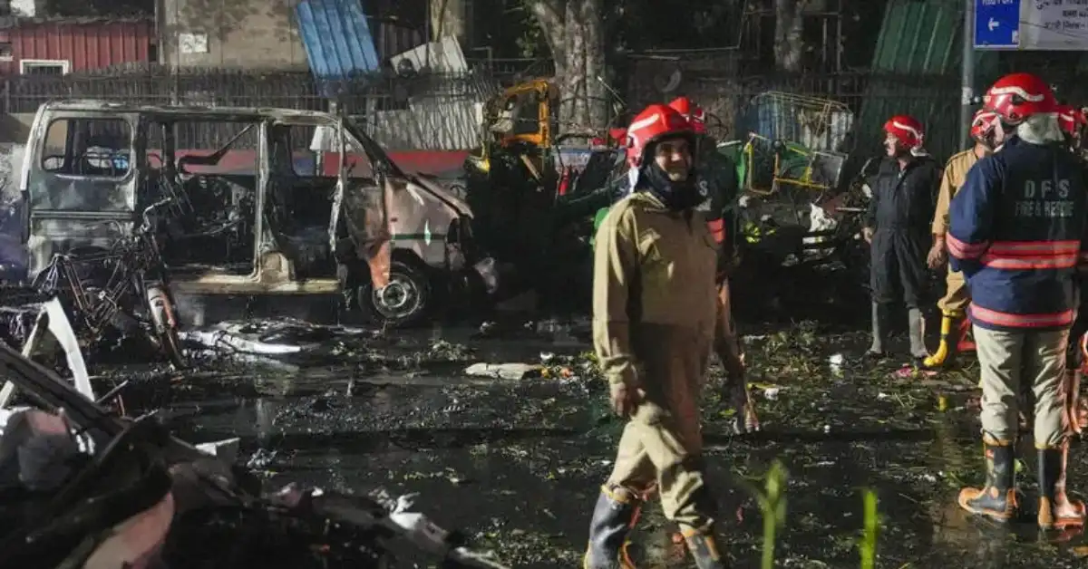 ഡൽഹിയിൽ കാർ ബോംബ് സ്ഫോടനം ; മരണം 13, മരണസംഖ്യ ഉയരാൻ സാധ്യത