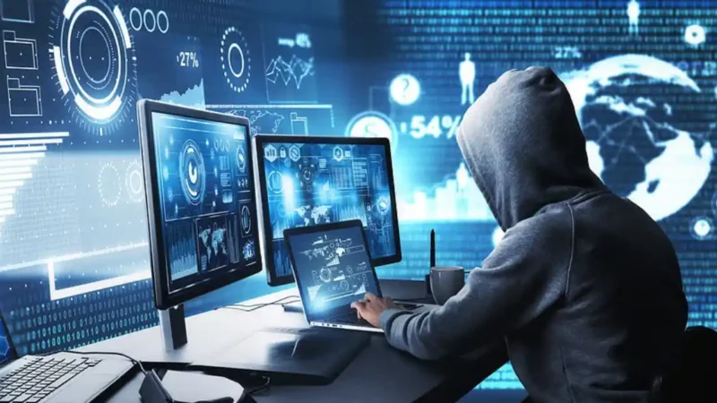 കേരളത്തിൽ വ്യാജ ബോംബ് ഭീഷണികൾ വ്യാപകമാകുന്നു: നൂറിലധികം ഭീഷണികൾ, ഒരു തുമ്പും ഇല്ല